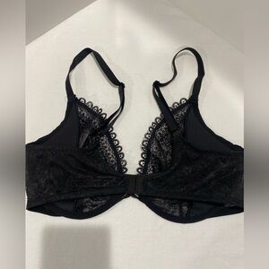 Victoria’s Secret Unlined plunge bra